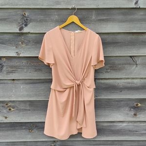 entro tie waist flowy dress pastel dusty peach v-neck minimal Nordic style - S